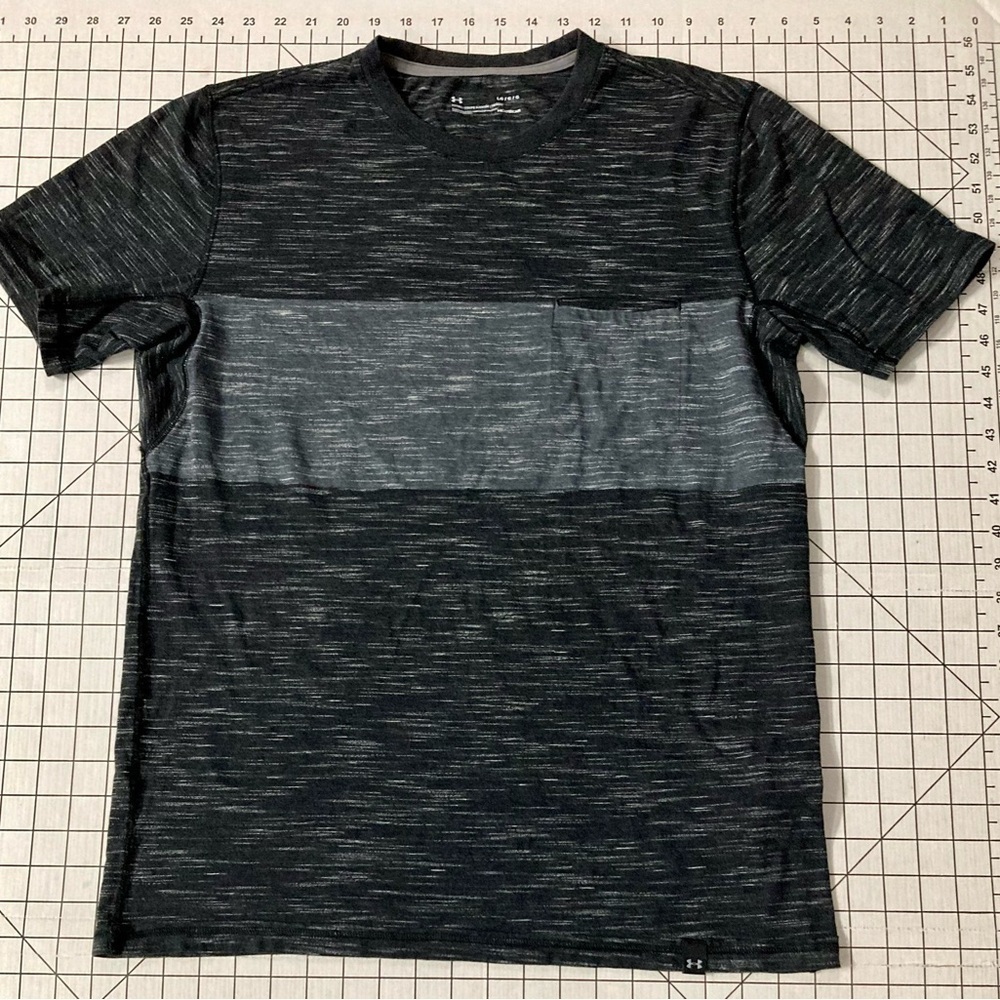 Under Armour Men’s Large Grey/Black Fitted Heatgear Short Sleeve Shirt